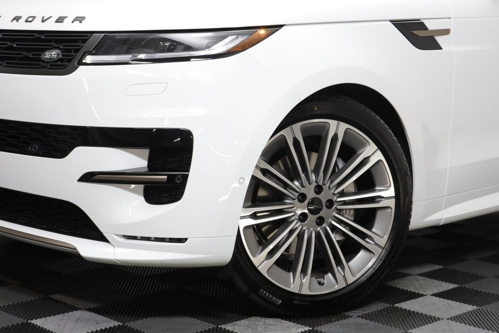 New 2026 Land Rover Range Rover Sport Dynamic SE AWD/4WD image 4