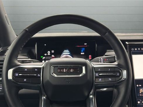 Used 2025 GMC Acadia Elevation image 22