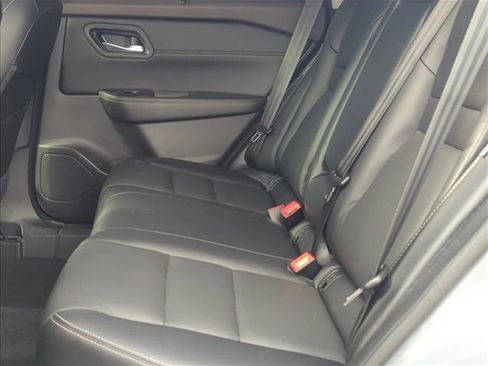 Used 2022 Nissan Rogue SL w/ SL Premium Package image 15