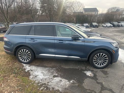 Used 2020 Lincoln Aviator Reserve w/ Elements Package Plus image 2