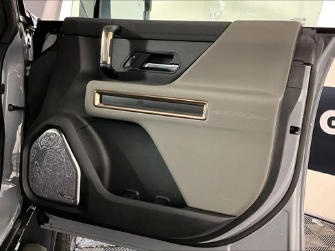 Certified 2025 GMC Hummer EV 2X w/ LPO, Sport Package image 20