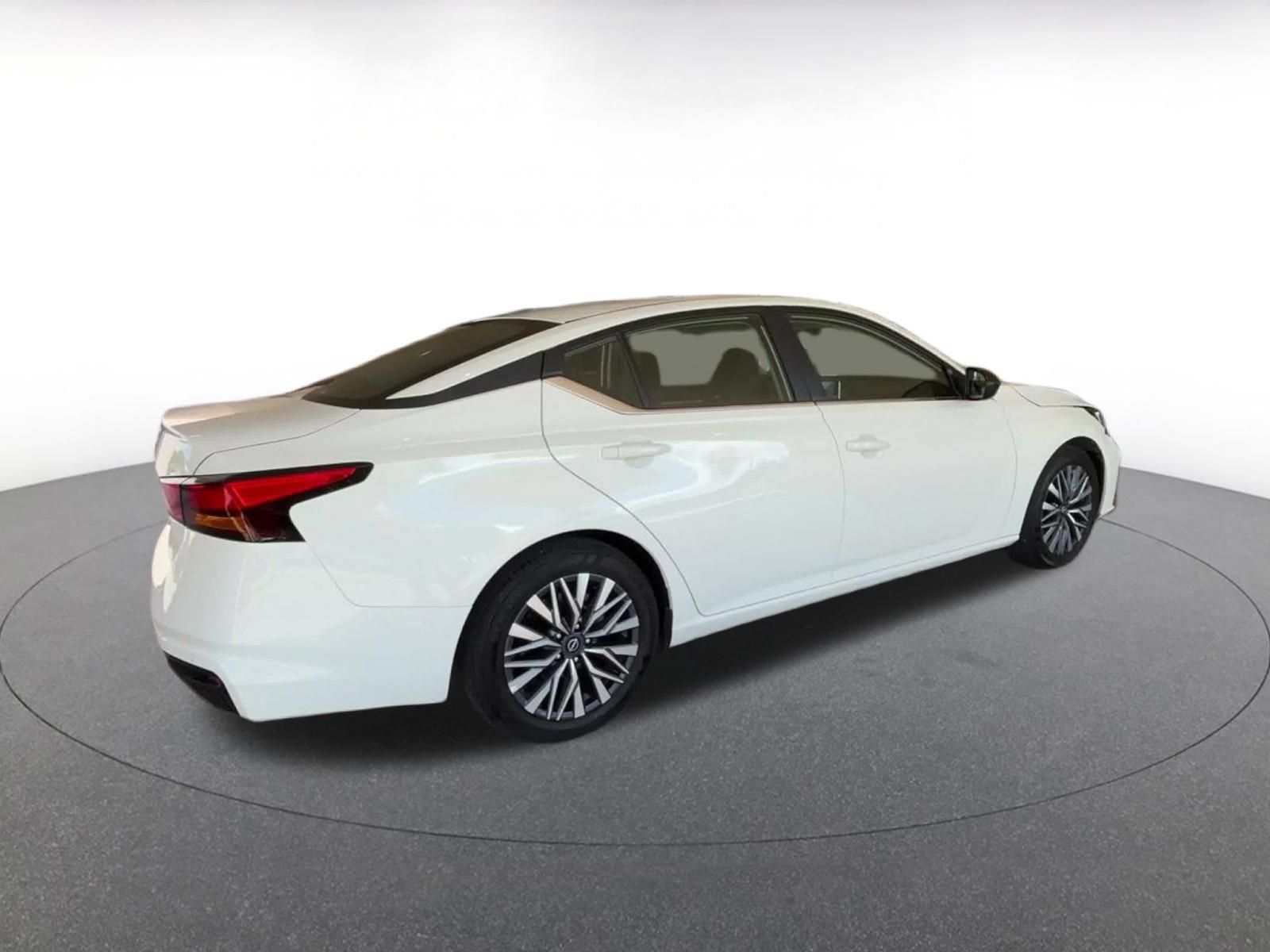 Used 2026 Nissan Altima 2.5 SV FWD image 14