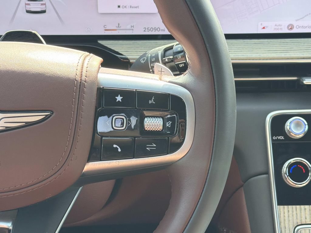 Certified 2025 Genesis GV80 3.5T Prestige AWD/4WD image 9