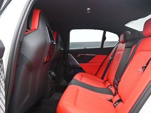 Used 2025 BMW M5 w/ Carbon Package AWD/4WD image 12