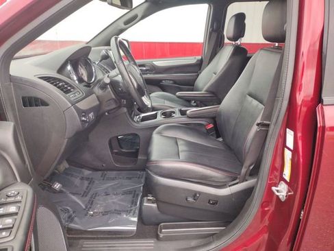 Used 2019 Dodge Grand Caravan GT image 10