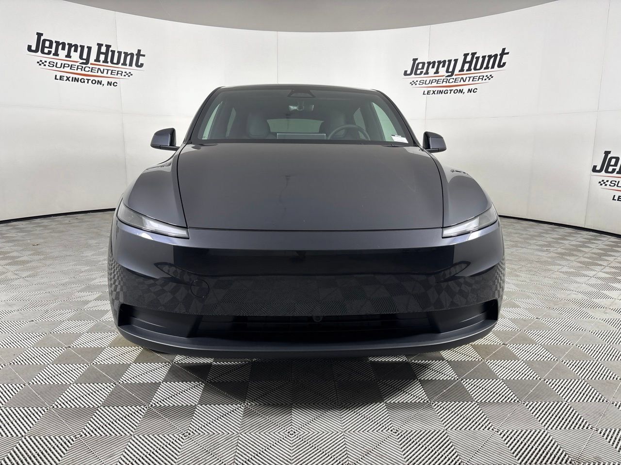 Used 2026 Tesla Model Y 2WD image 2