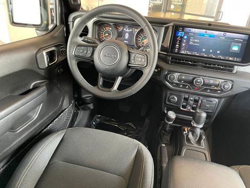 Used 2025 Jeep Wrangler Sport S image 33
