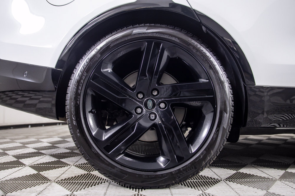 Used 2024 Land Rover Discovery Metropolitan Edition AWD/4WD image 43
