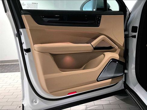 New 2026 Porsche Cayenne GTS image 24