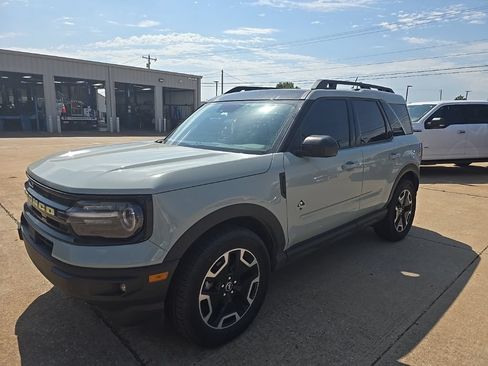 Used 2023 Ford Bronco Sport Outer Banks w/ Tech Package AWD/4WD image 3
