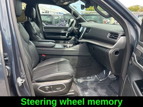 Used 2024 Jeep Wagoneer Series II AWD/4WD image 24