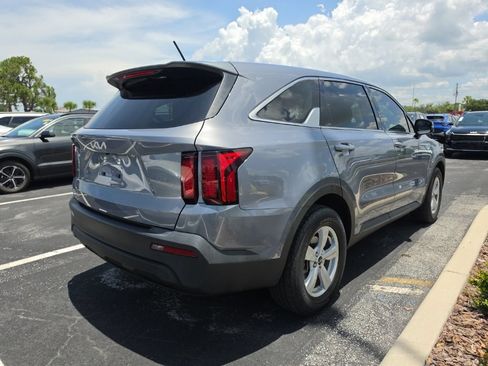 Used 2023 Kia Sorento LX FWD image 18