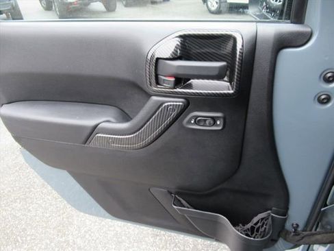 Used 2014 Jeep Wrangler Unlimited Sahara w/ Dual Top Group image 27