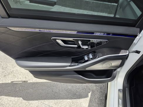 Used 2024 Mercedes-Benz S 63 AMG S w/ Carbon Fiber Exterior Package image 12
