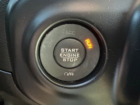 Used 2021 Jeep Gladiator Rubicon w/ Cold Weather Group AWD/4WD image 18