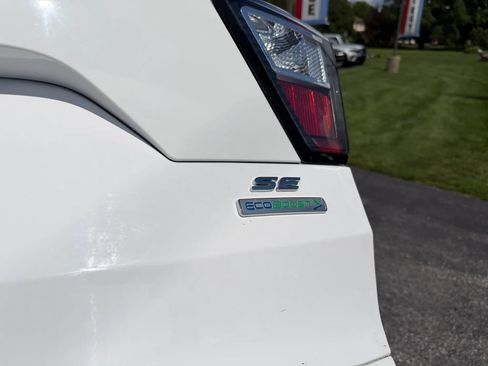 Used 2018 Ford Escape SE FWD image 39