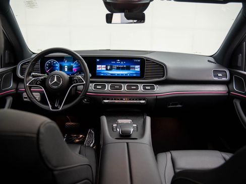 Used 2025 Mercedes-Benz GLE 450 4MATIC image 9