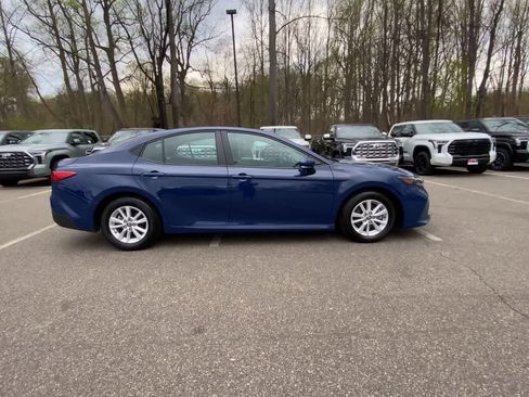Used 2025 Toyota Camry LE image 12