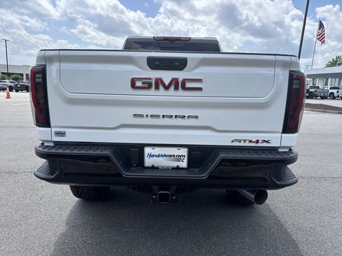 New 2026 GMC Sierra 2500 AT4X AWD/4WD image 9