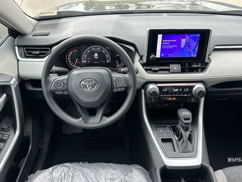 Used 2025 Toyota RAV4 XLE image 10