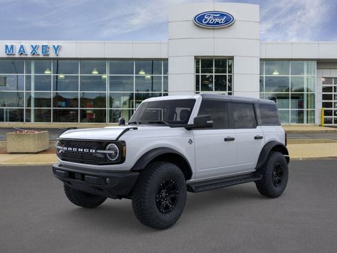 New 2025 Ford Bronco Outer Banks w/ Sasquatch Package image 1