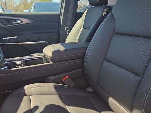 New 2026 Chevrolet Traverse LT w/ Sun and Wheel Package image 14