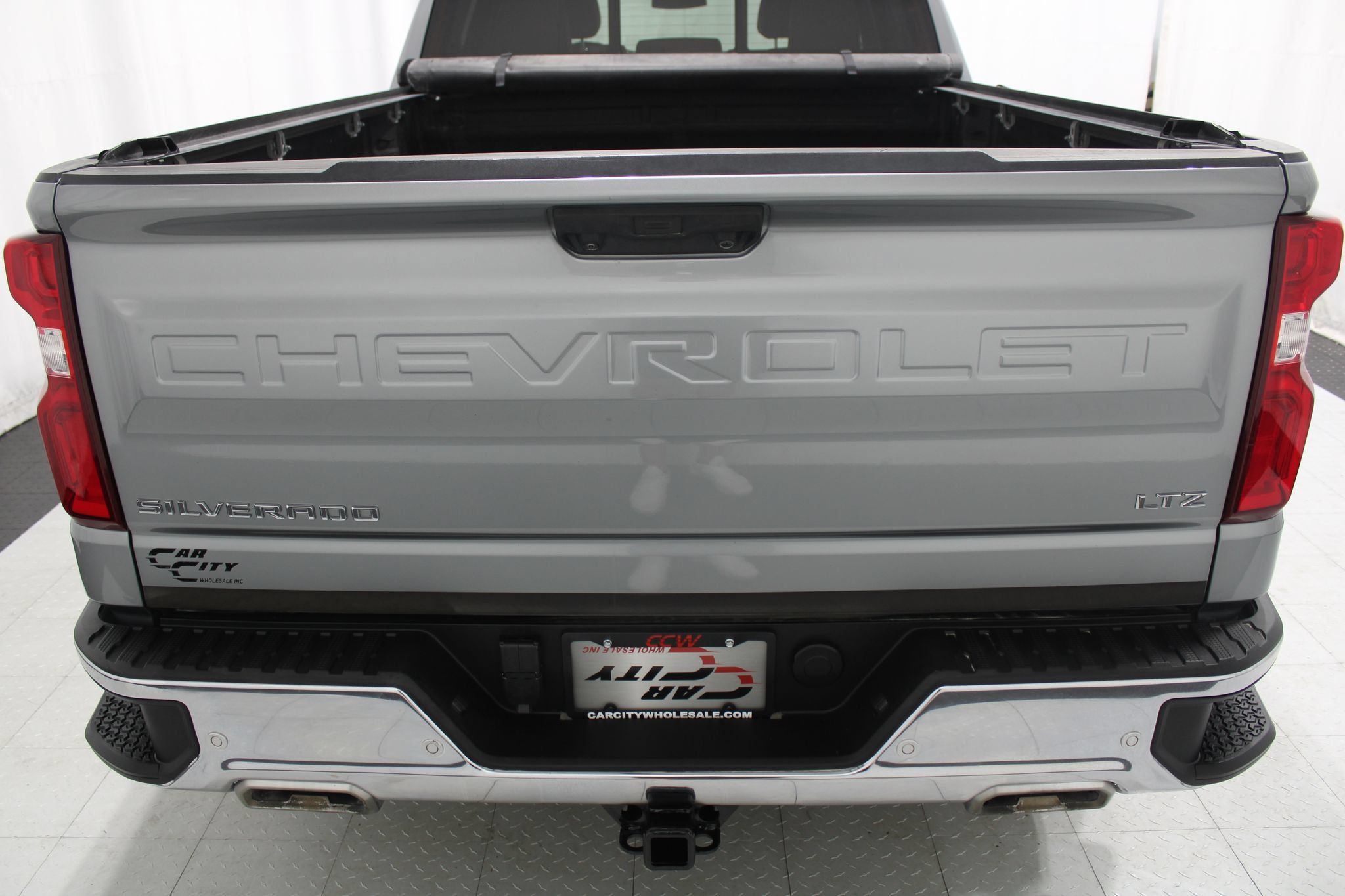 Used 2024 Chevrolet Silverado 1500 LTZ AWD/4WD image 7