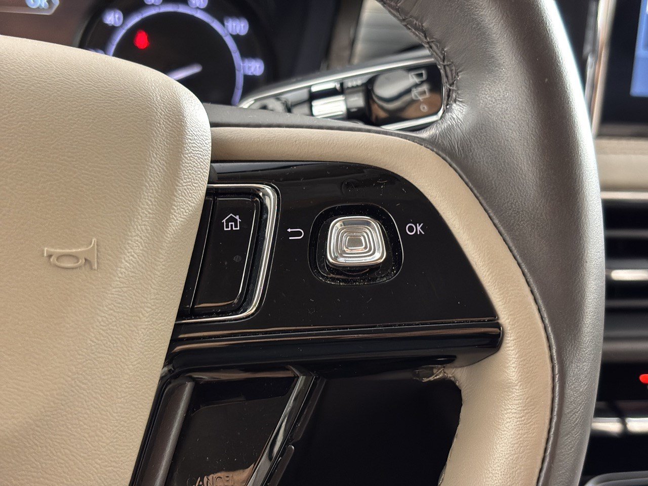 Used 2021 Lincoln Corsair FWD w/ Convenience Package image 19