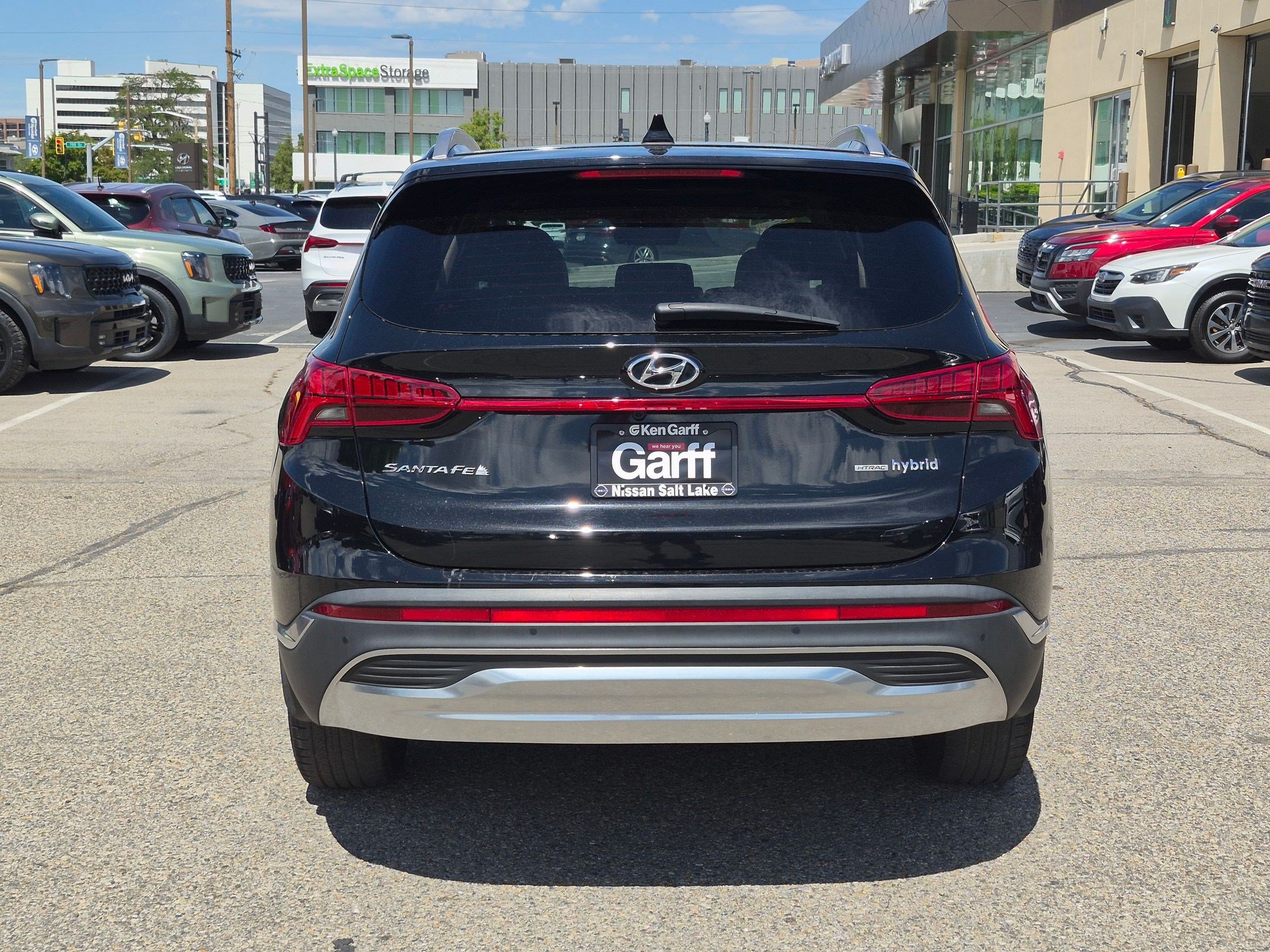 Certified 2023 Hyundai Santa Fe Limited w/ Cargo Package AWD/4WD image 4