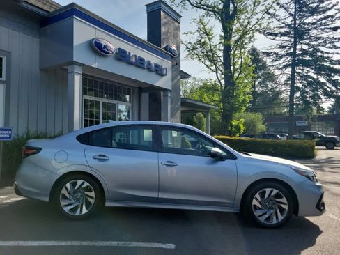Used 2025 Subaru Legacy Limited AWD/4WD image 2