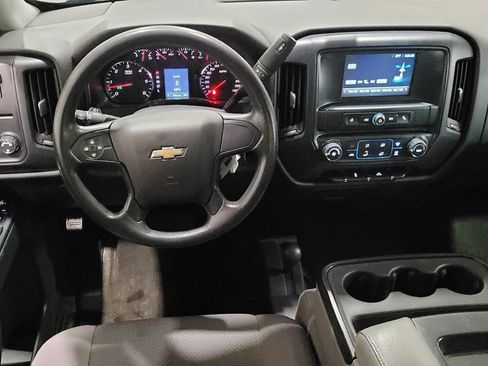 Used 2018 Chevrolet Silverado 1500 Custom w/ Custom Value Package image 22