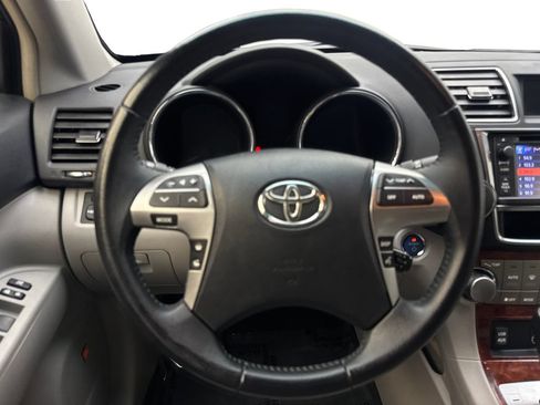 Used 2013 Toyota Highlander Limited AWD/4WD image 61