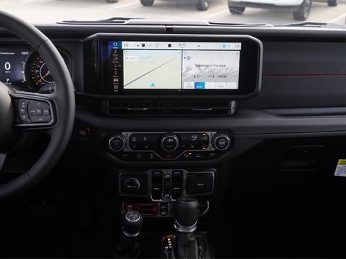 New 2025 Jeep Gladiator Rubicon image 14