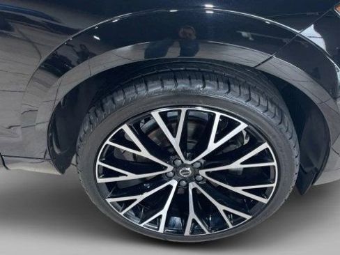 Used 2022 Volvo XC60 T8 R-Design w/ Advanced Package image 21