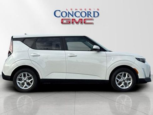 Used 2024 Kia Soul LX w/ Option Group 015 image 3