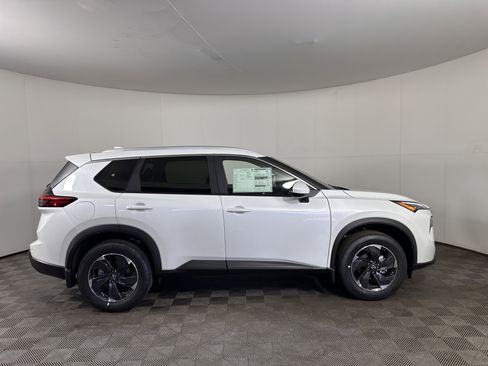 New 2026 Nissan Rogue SV w/ SV Premium Package image 8