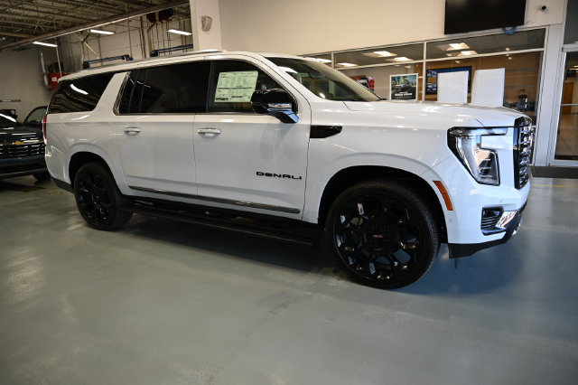 New 2026 GMC Yukon XL Denali Ultimate AWD/4WD image 8