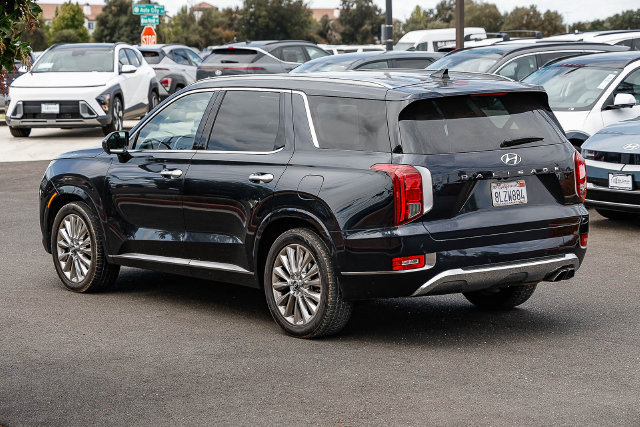 Used 2020 Hyundai Palisade Limited FWD image 2