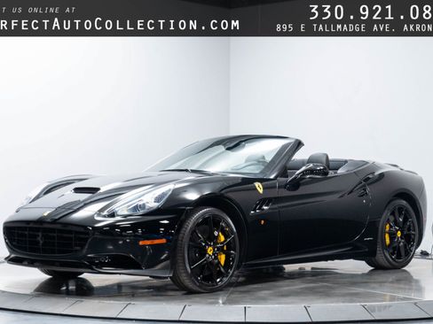 Used 2013 Ferrari 458 Spider RWD image 1