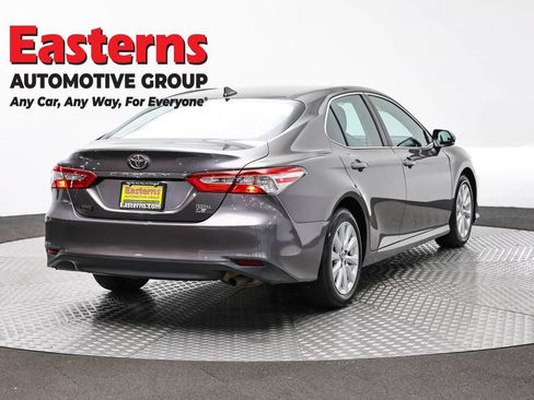 Used 2019 Toyota Camry LE FWD image 5