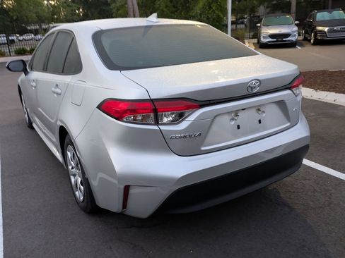 Used 2025 Toyota Corolla LE FWD image 5