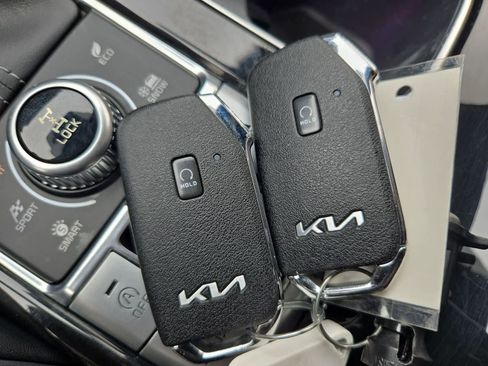 Certified 2022 Kia Telluride SX w/ SX Prestige Package image 35