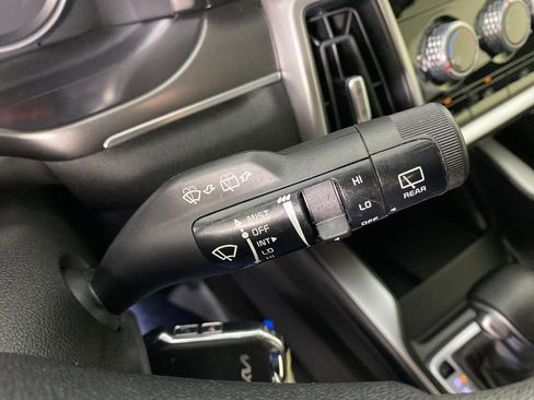 Used 2023 Kia Sorento LX image 15