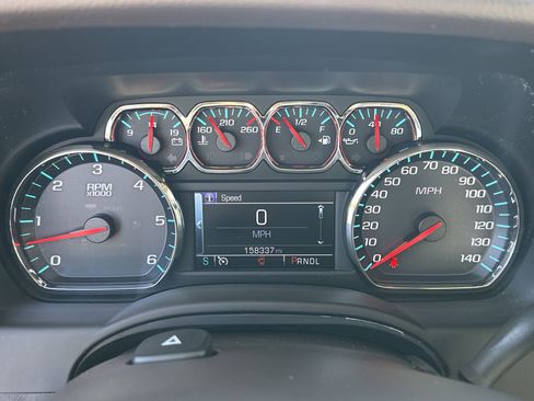 Used 2018 Chevrolet Suburban LT image 28