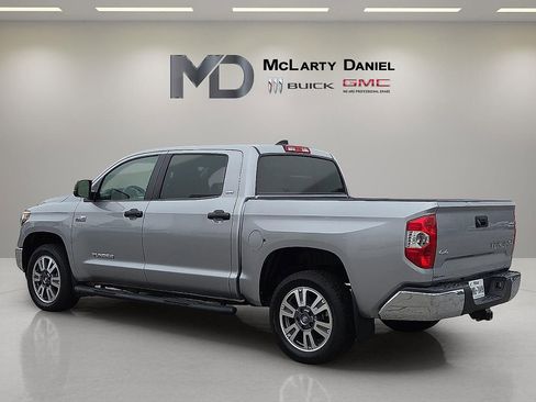 Used 2020 Toyota Tundra SR5 w/ SR5 Upgrade Package AWD/4WD image 4