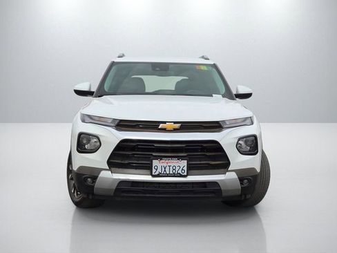 Used 2023 Chevrolet TrailBlazer LT FWD image 2