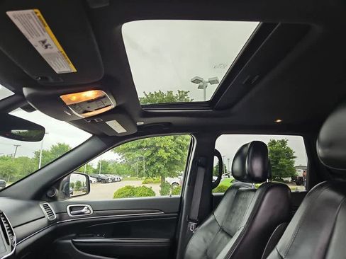 Used 2022 Jeep Grand Cherokee Limited image 20