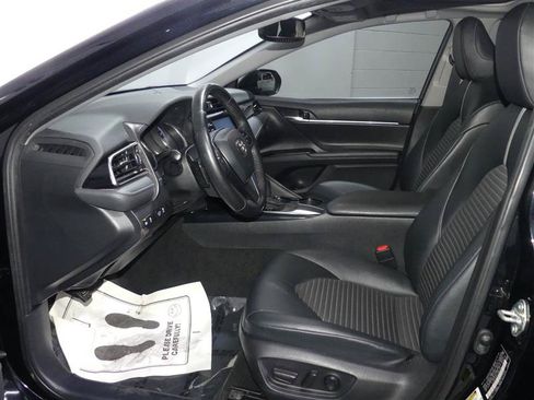 Used 2020 Toyota Camry SE w/ Convenience Package FWD image 21