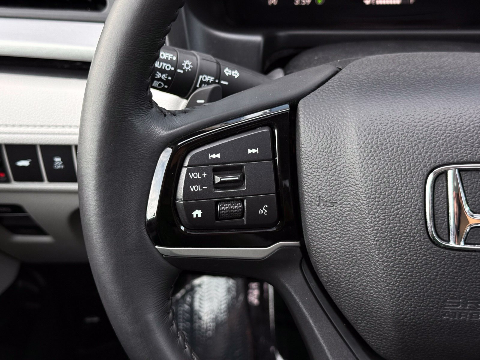 Used 2025 Honda Odyssey EX-L image 33