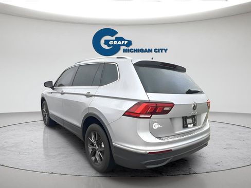 Used 2022 Volkswagen Tiguan SE w/ Panoramic Sunroof Package AWD/4WD image 4